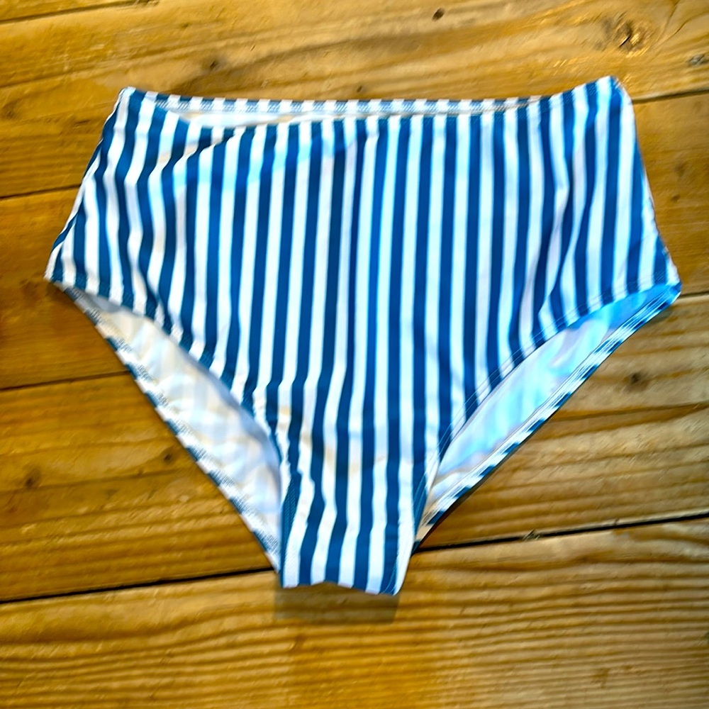 SHEIN medium stripped swimsuit bottoms